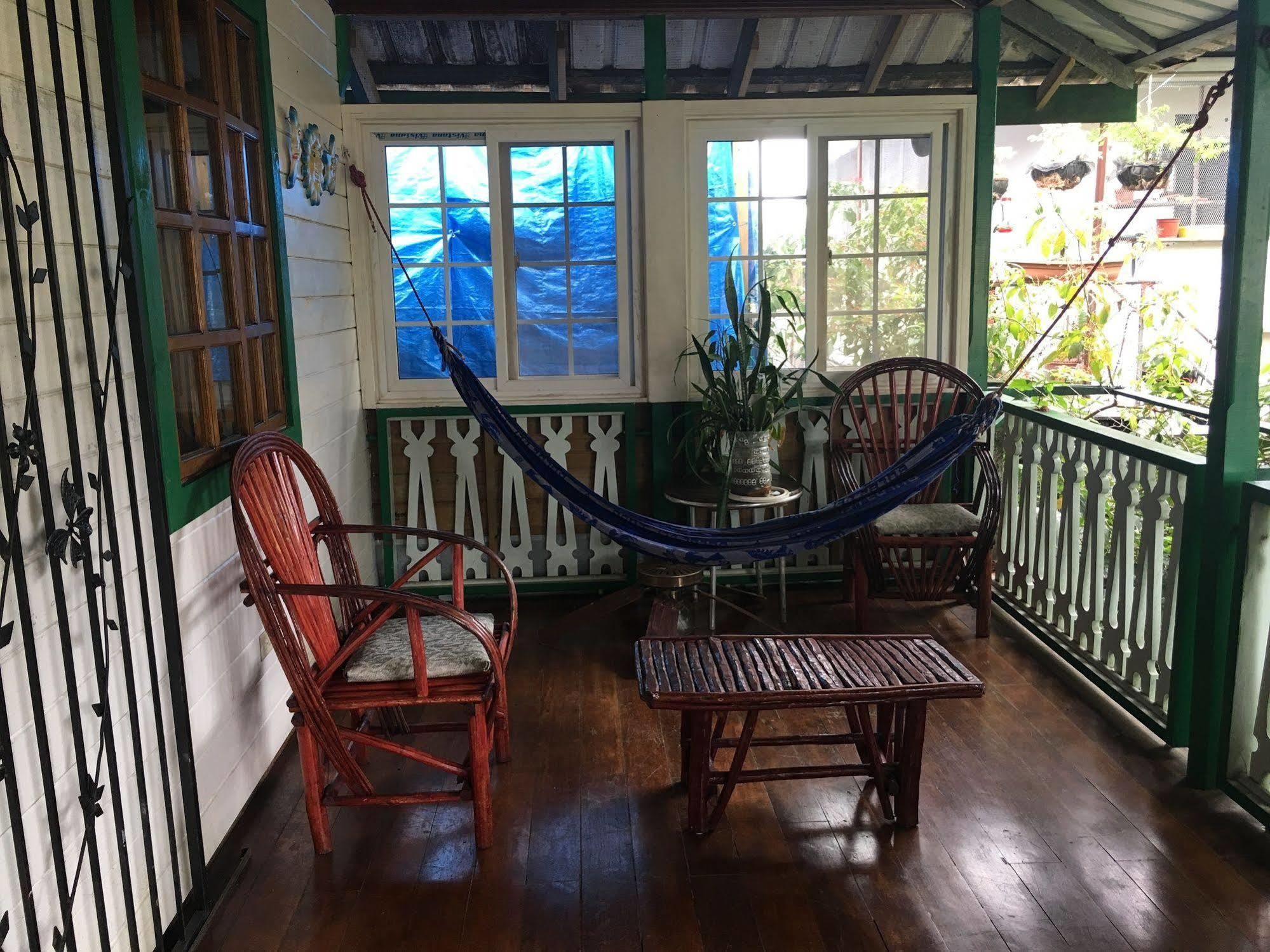 Casa Le Parc - Main Street Hotel Bocas del Toro Exterior photo
