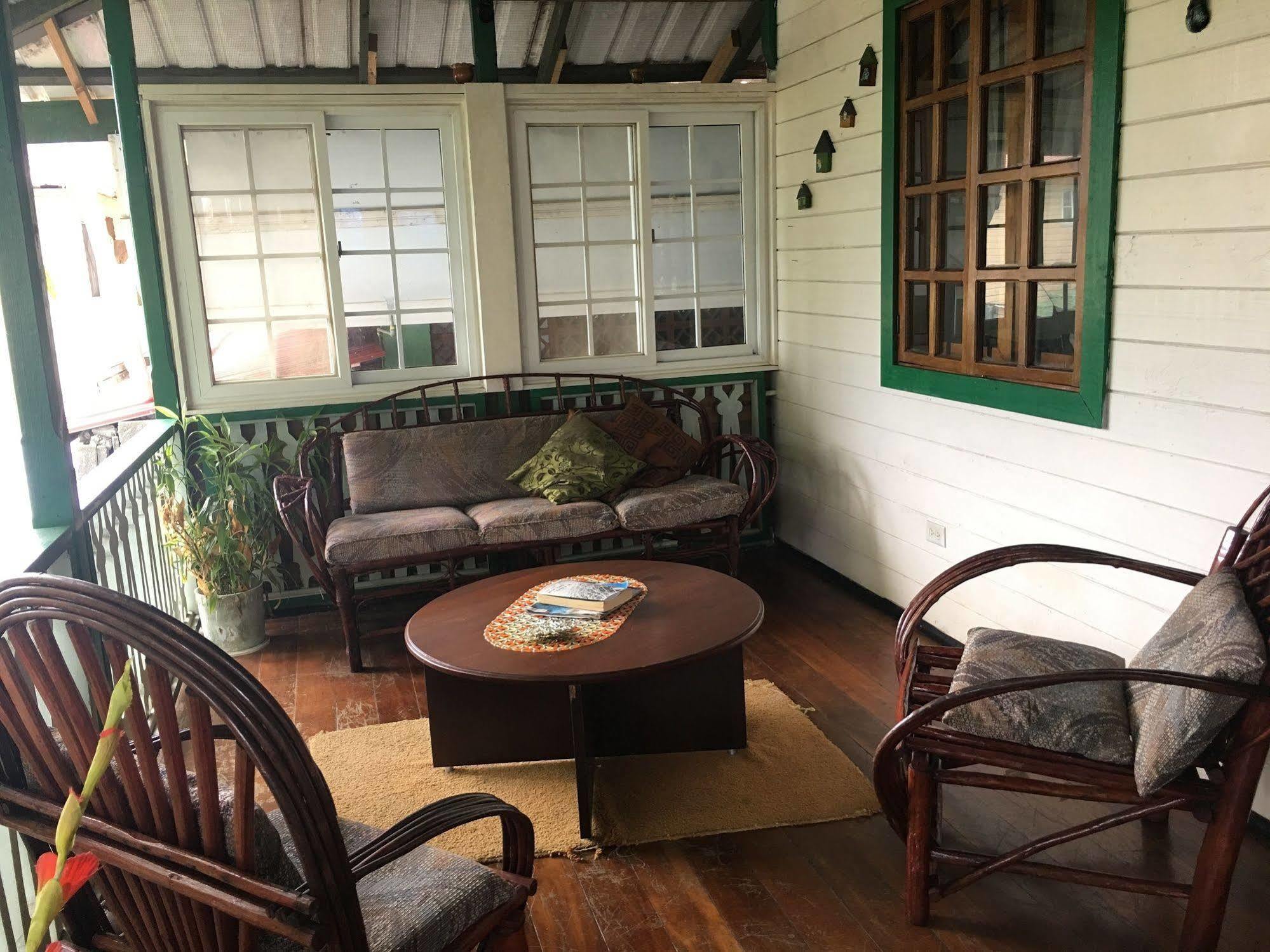 Casa Le Parc - Main Street Hotel Bocas del Toro Exterior photo